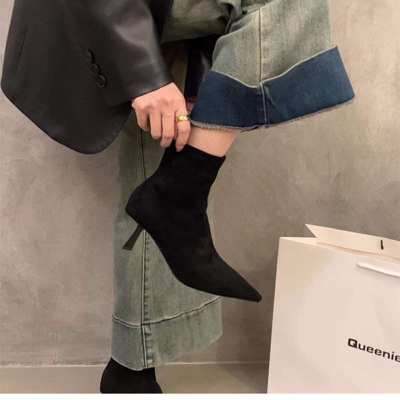 Botas Femininas de Camurça Elá - Street Fashion Dress avaliação e preço